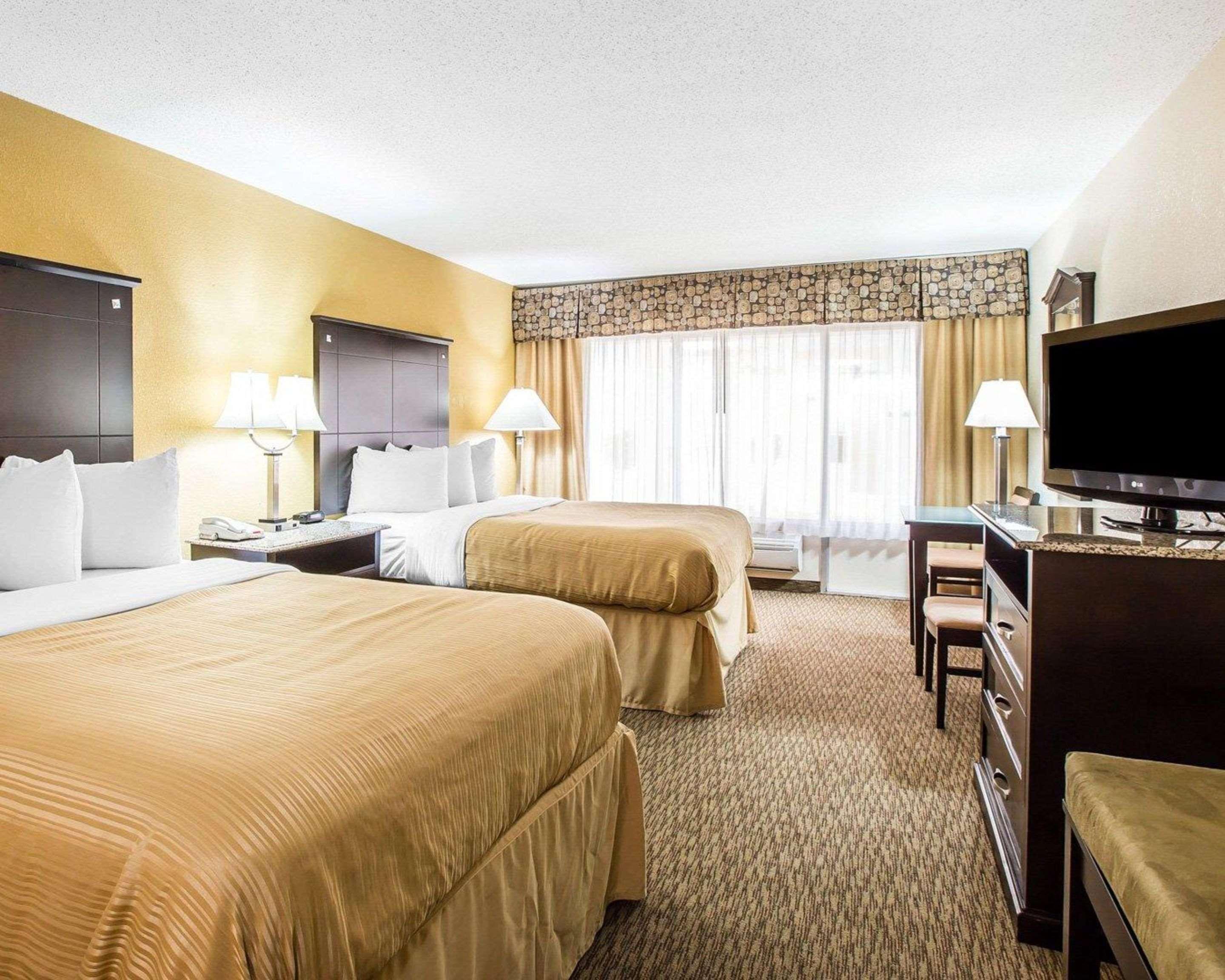 Quality Inn & Suites - Greensboro-High Point Extérieur photo