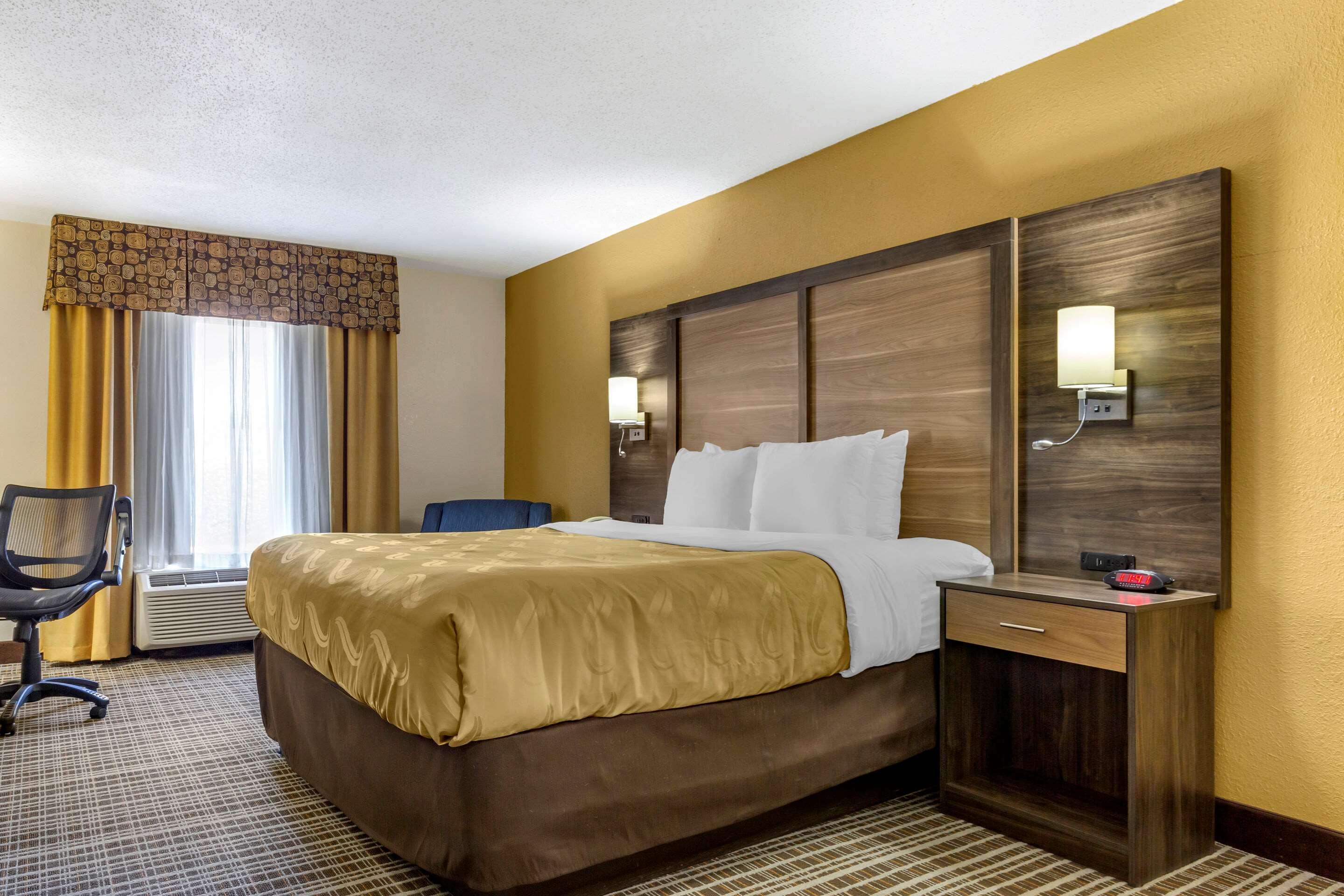 Quality Inn & Suites - Greensboro-High Point Extérieur photo