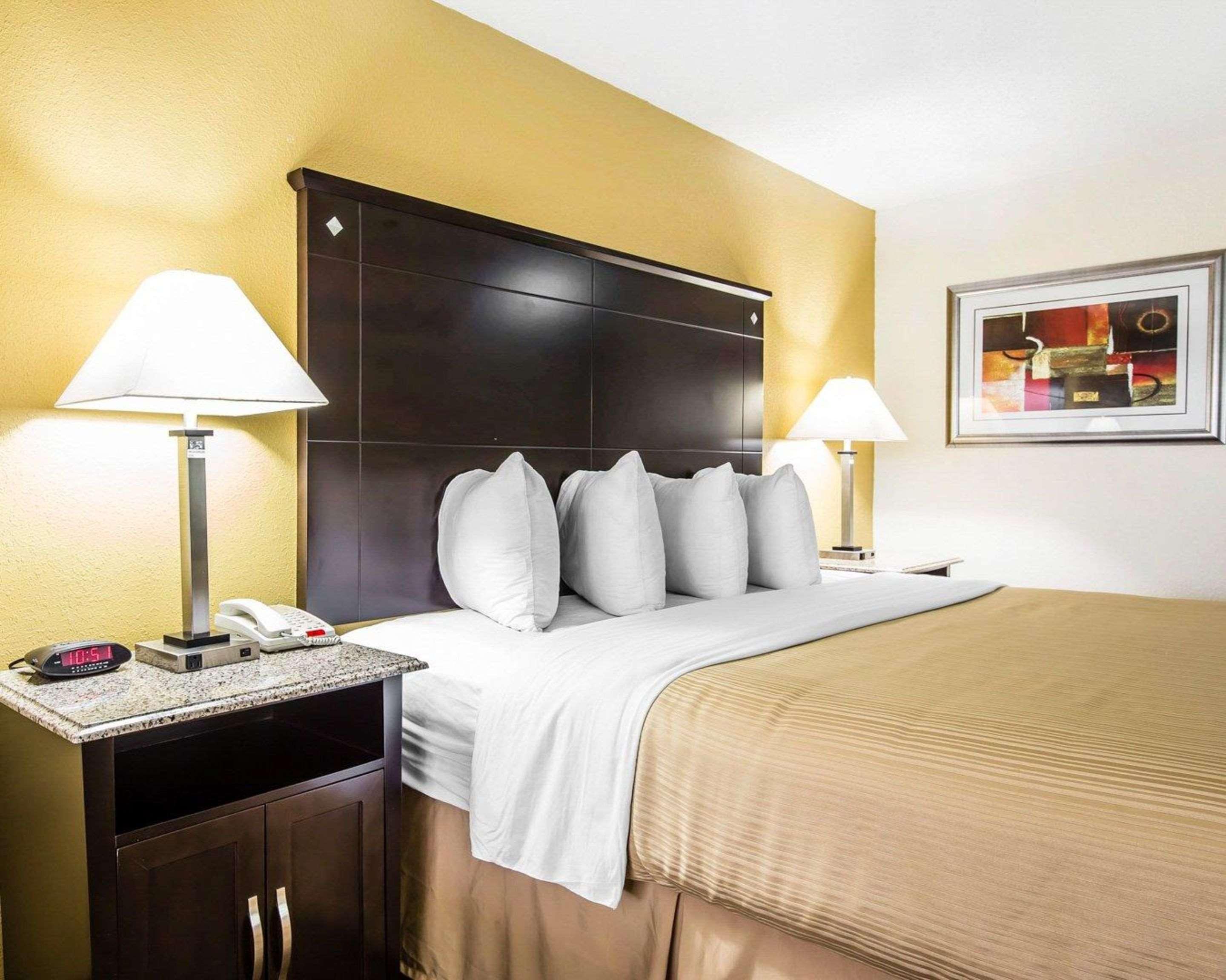 Quality Inn & Suites - Greensboro-High Point Extérieur photo