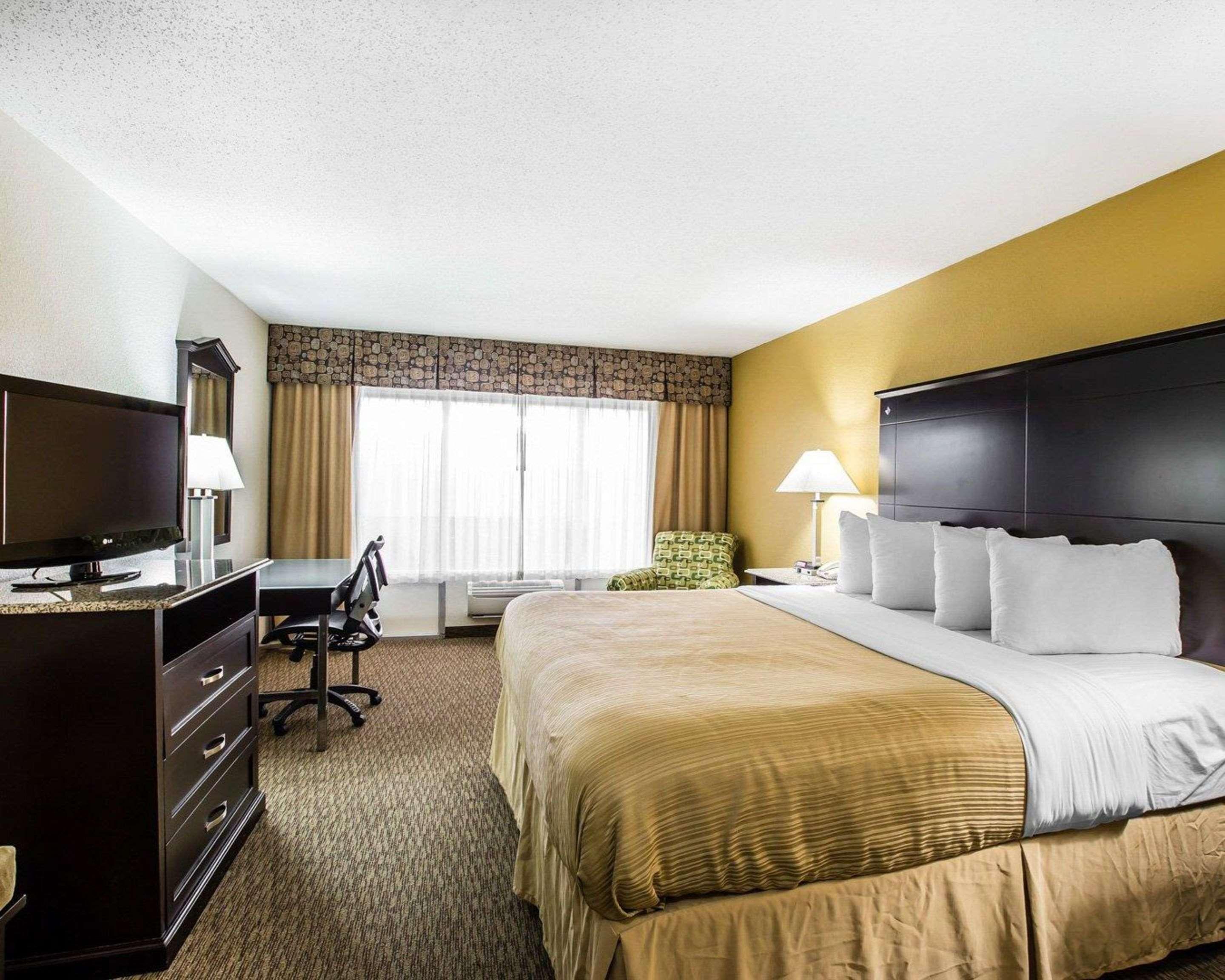 Quality Inn & Suites - Greensboro-High Point Extérieur photo