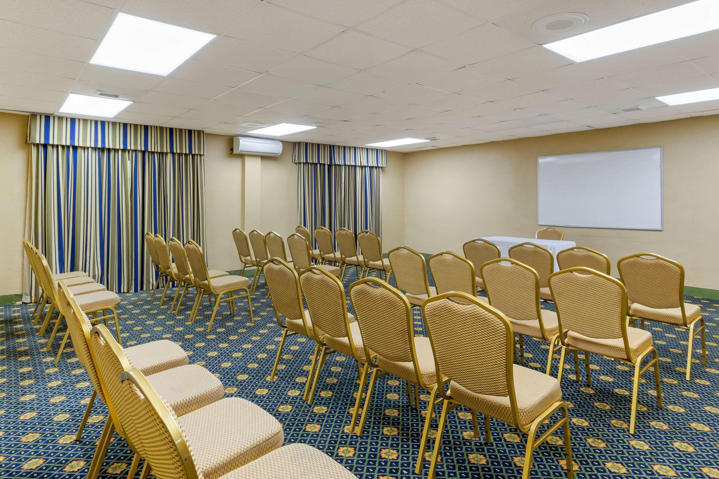 Quality Inn & Suites - Greensboro-High Point Extérieur photo