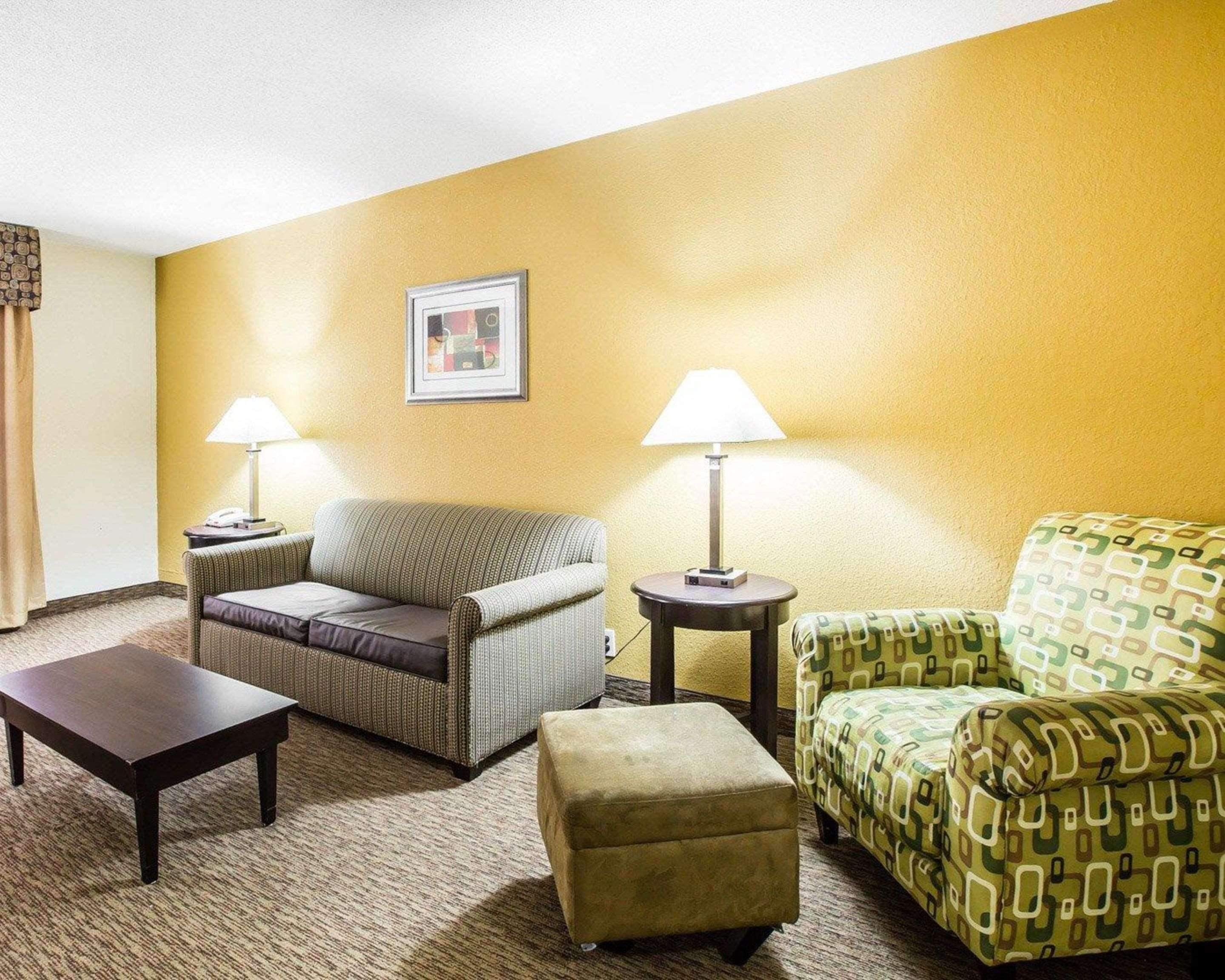 Quality Inn & Suites - Greensboro-High Point Extérieur photo