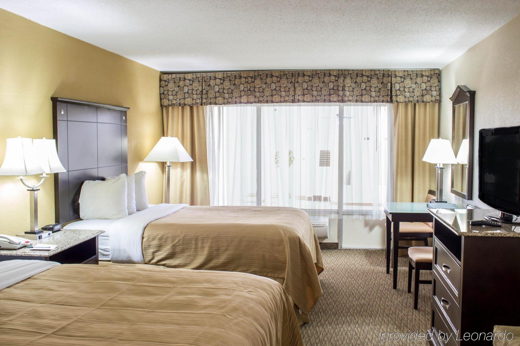 Quality Inn & Suites - Greensboro-High Point Extérieur photo