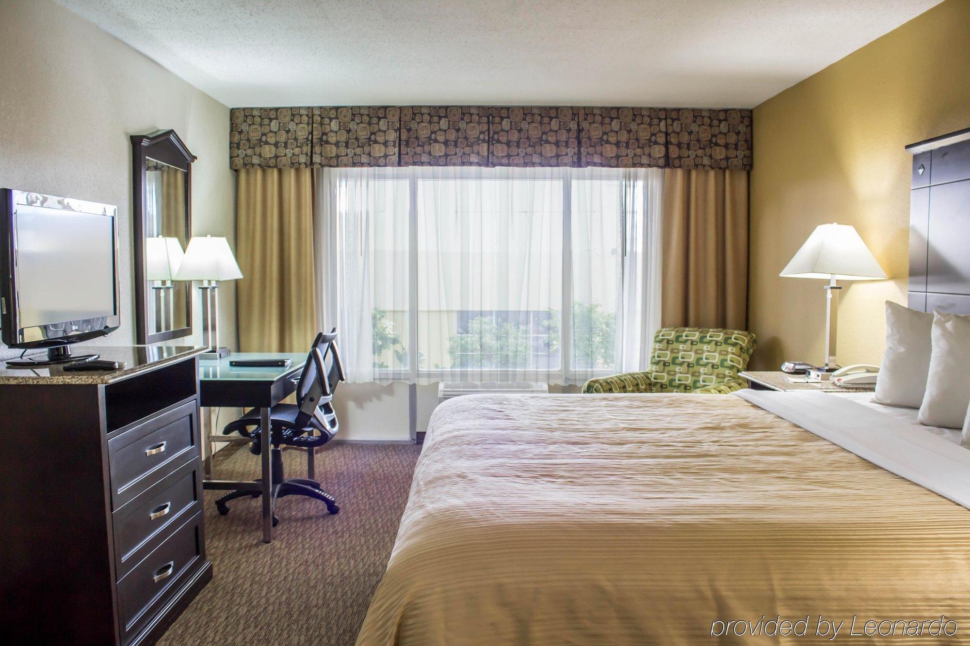 Quality Inn & Suites - Greensboro-High Point Extérieur photo