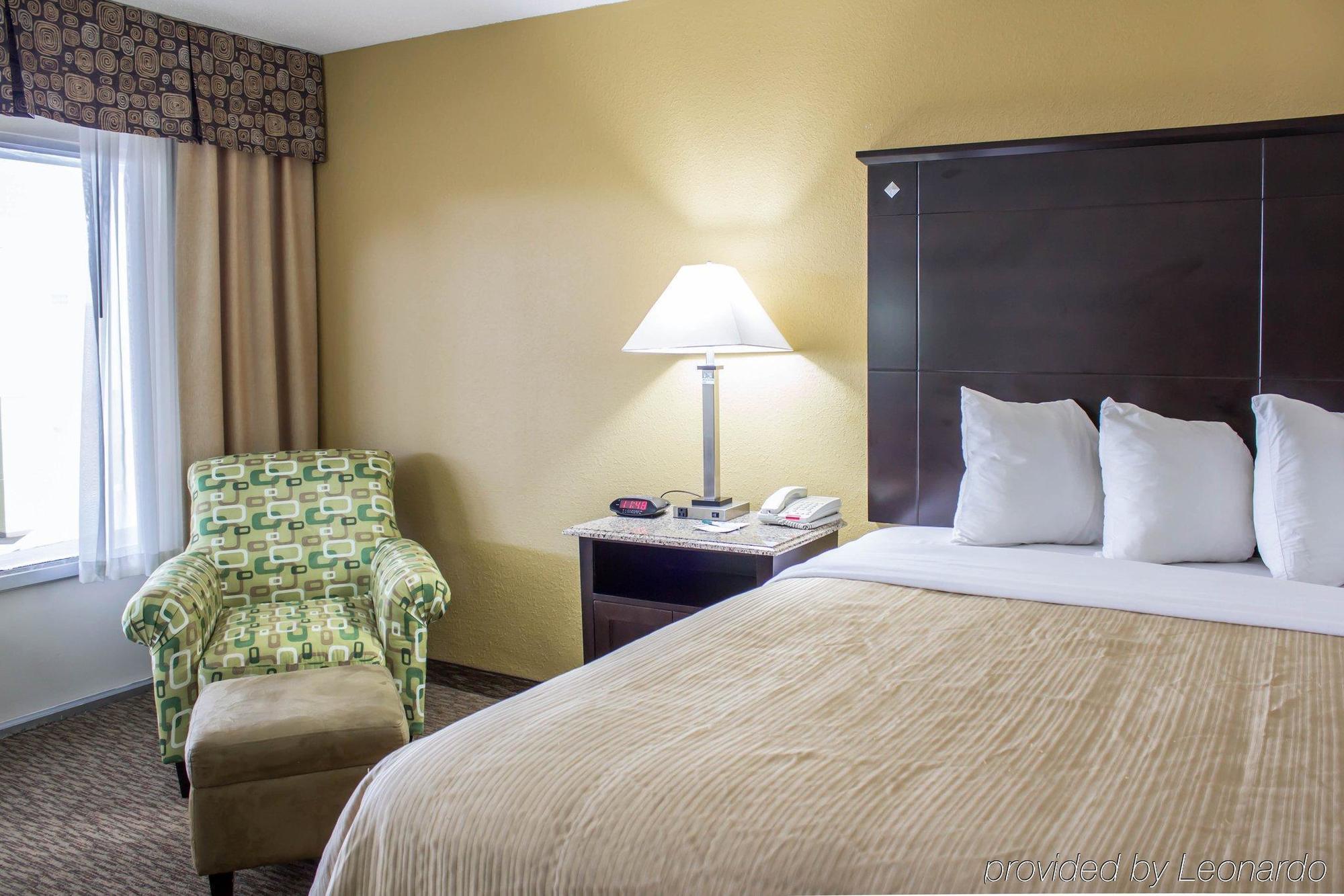 Quality Inn & Suites - Greensboro-High Point Extérieur photo