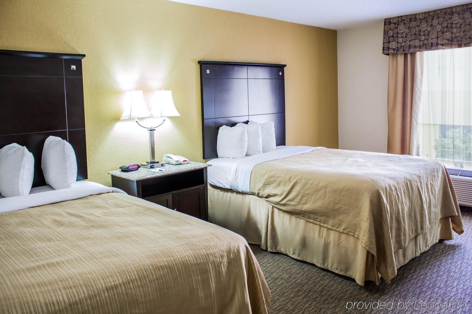 Quality Inn & Suites - Greensboro-High Point Extérieur photo